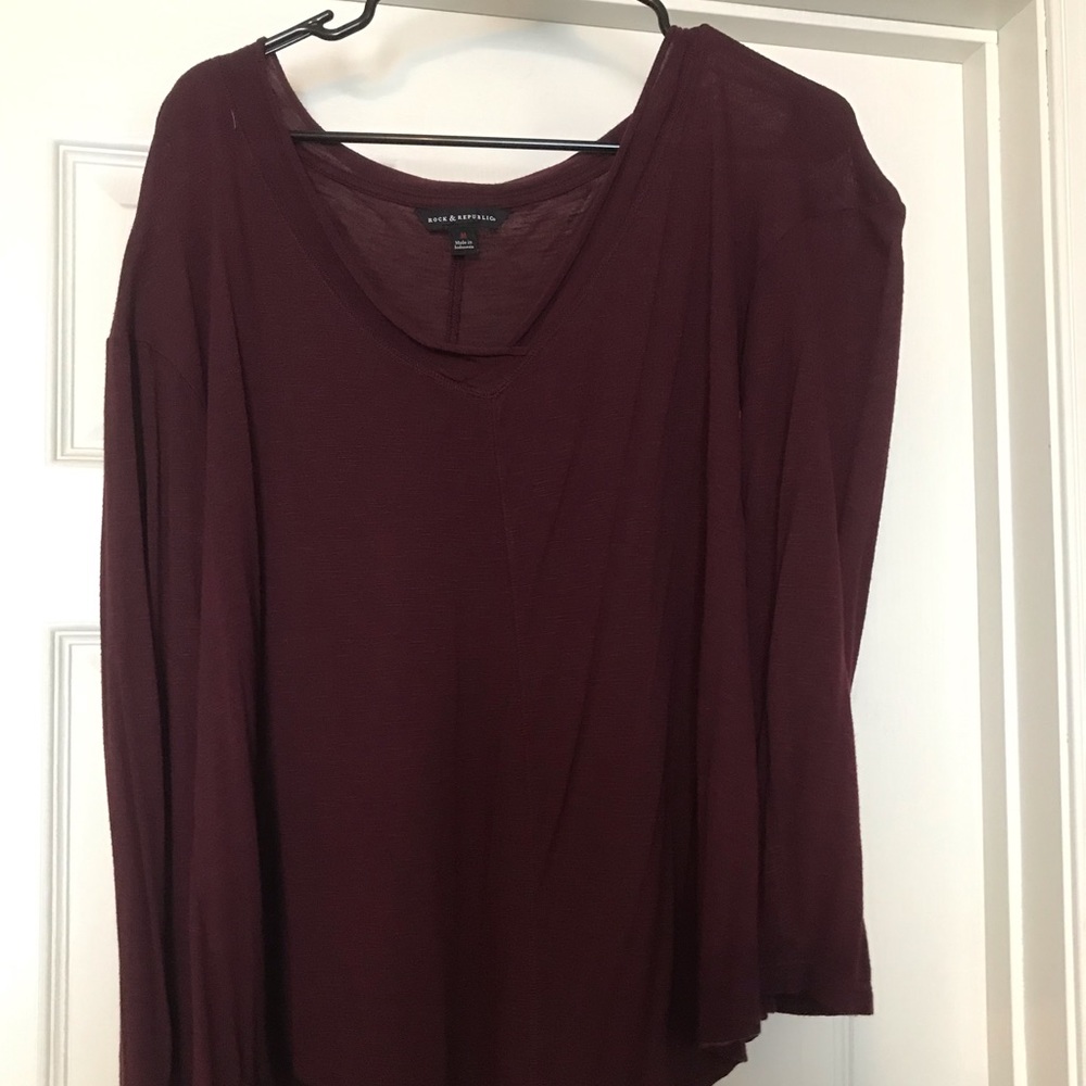 Long sleeve burgundy top